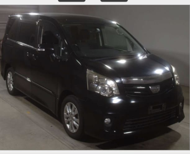 2010 TOYOTA NOAH